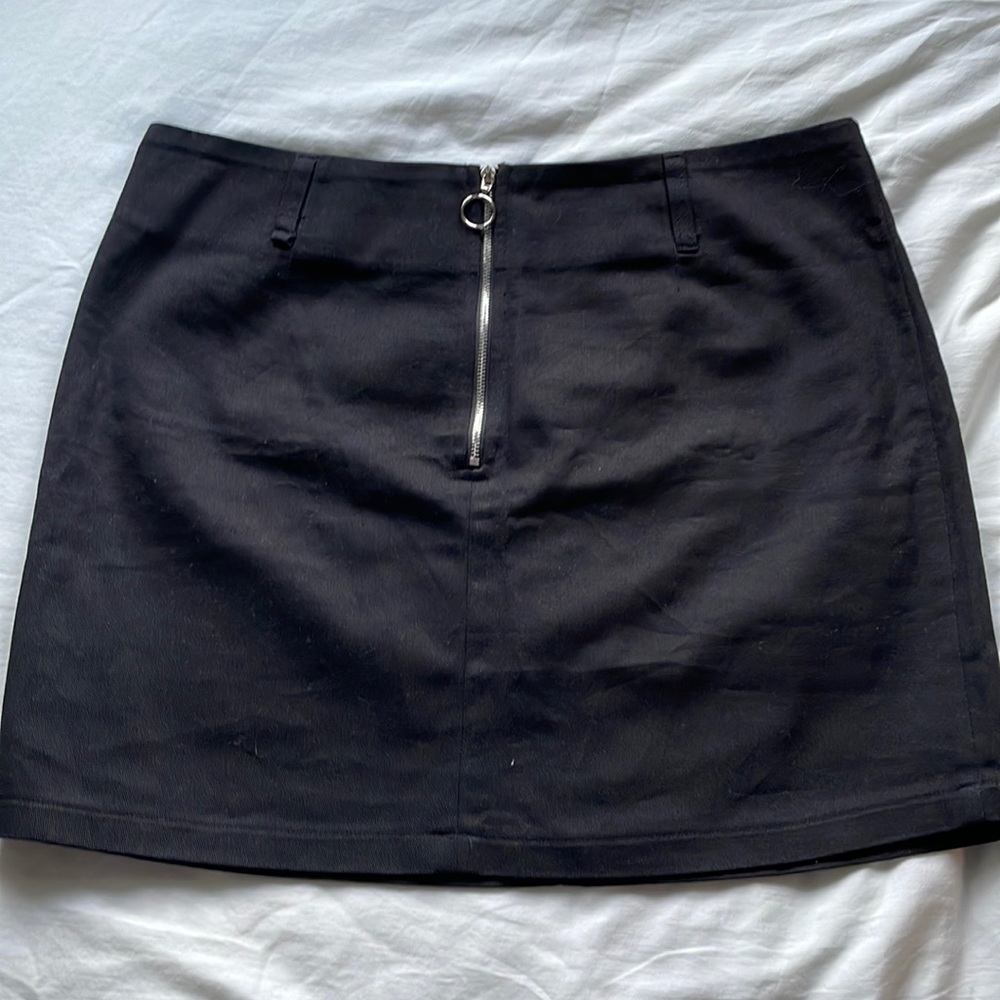 Black Tilly’s Front Zip Skirt